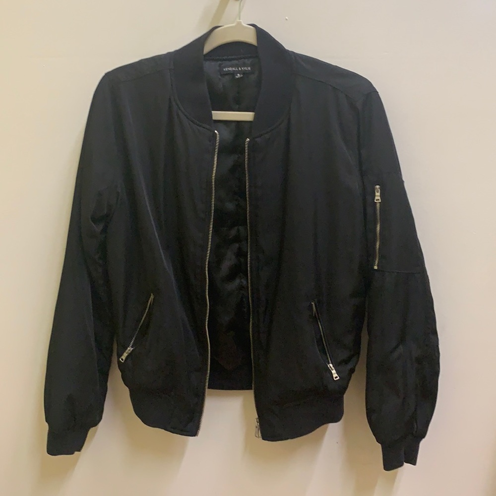 KENDALL & KYLIE BLACK ZIPPER BOMBER JACKET (S)